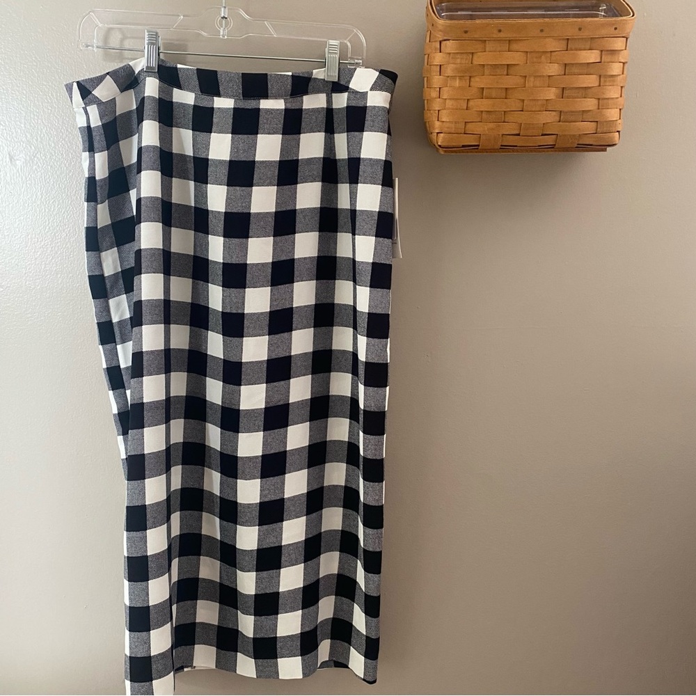 WhoWhatWear/16/NWT high waisted skirt